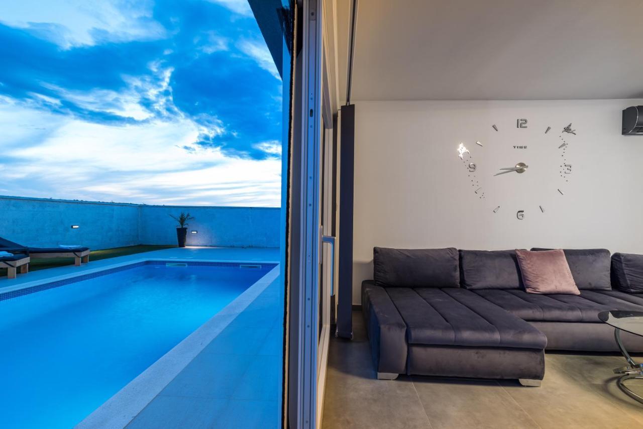 Luxury Villa Noemi Ražanac Exterior foto